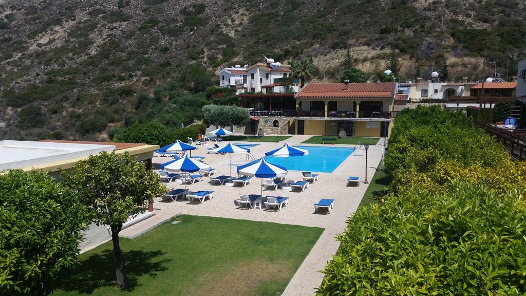 Pelekanos Apartments Pissouri Room photo