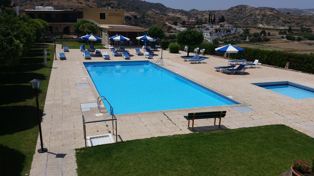 Pelekanos Apartments Pissouri Room photo