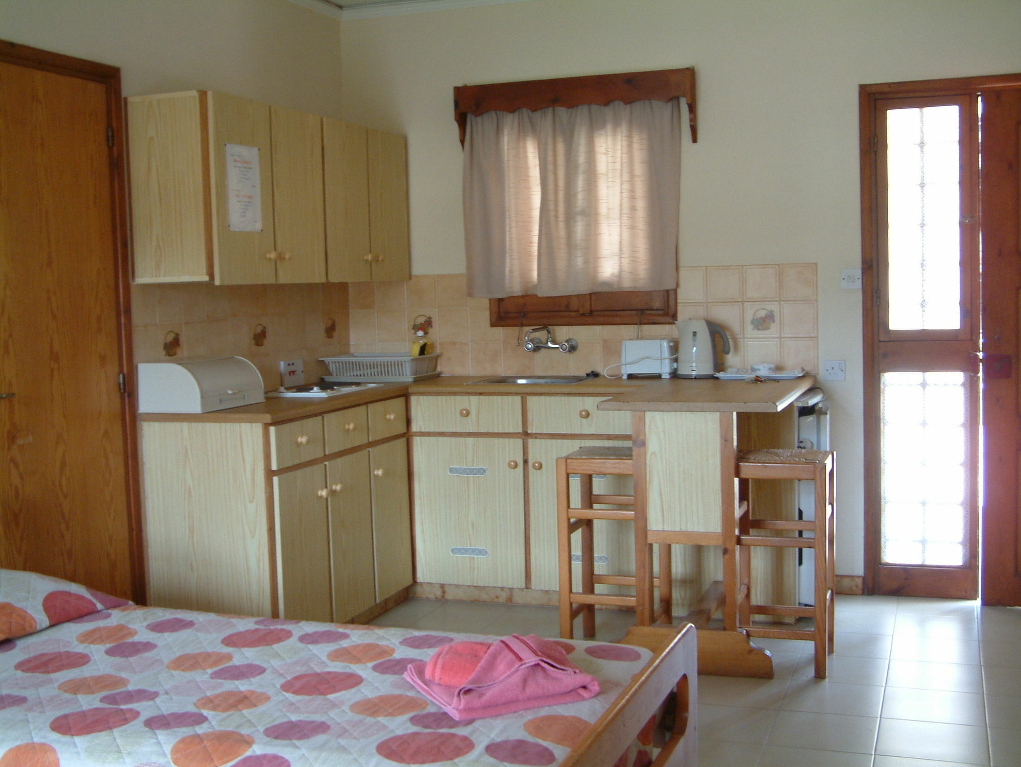 Pelekanos Apartments Pissouri Exterior photo